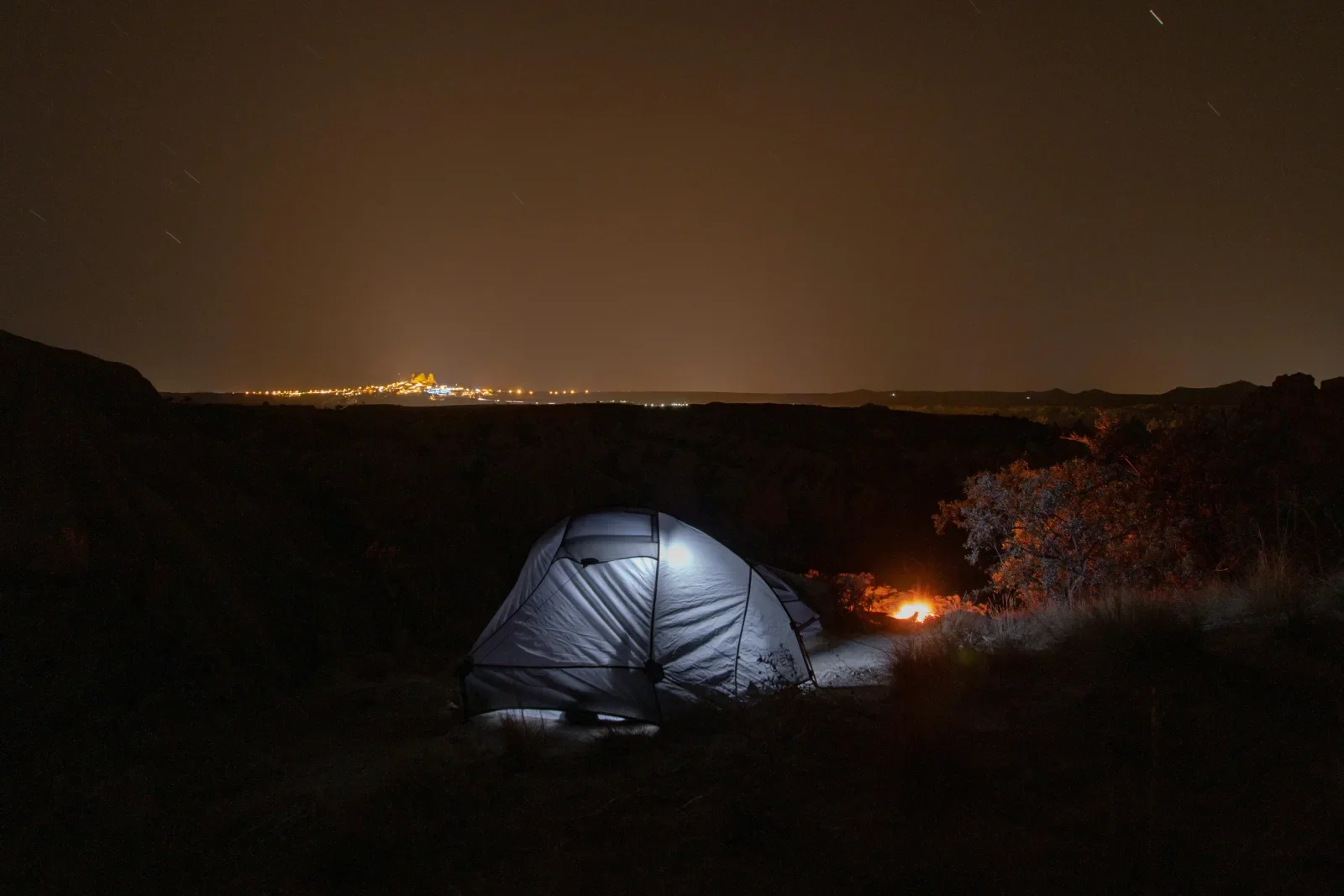 Vacaciones de sangre: la novela de terror que nació en un camping