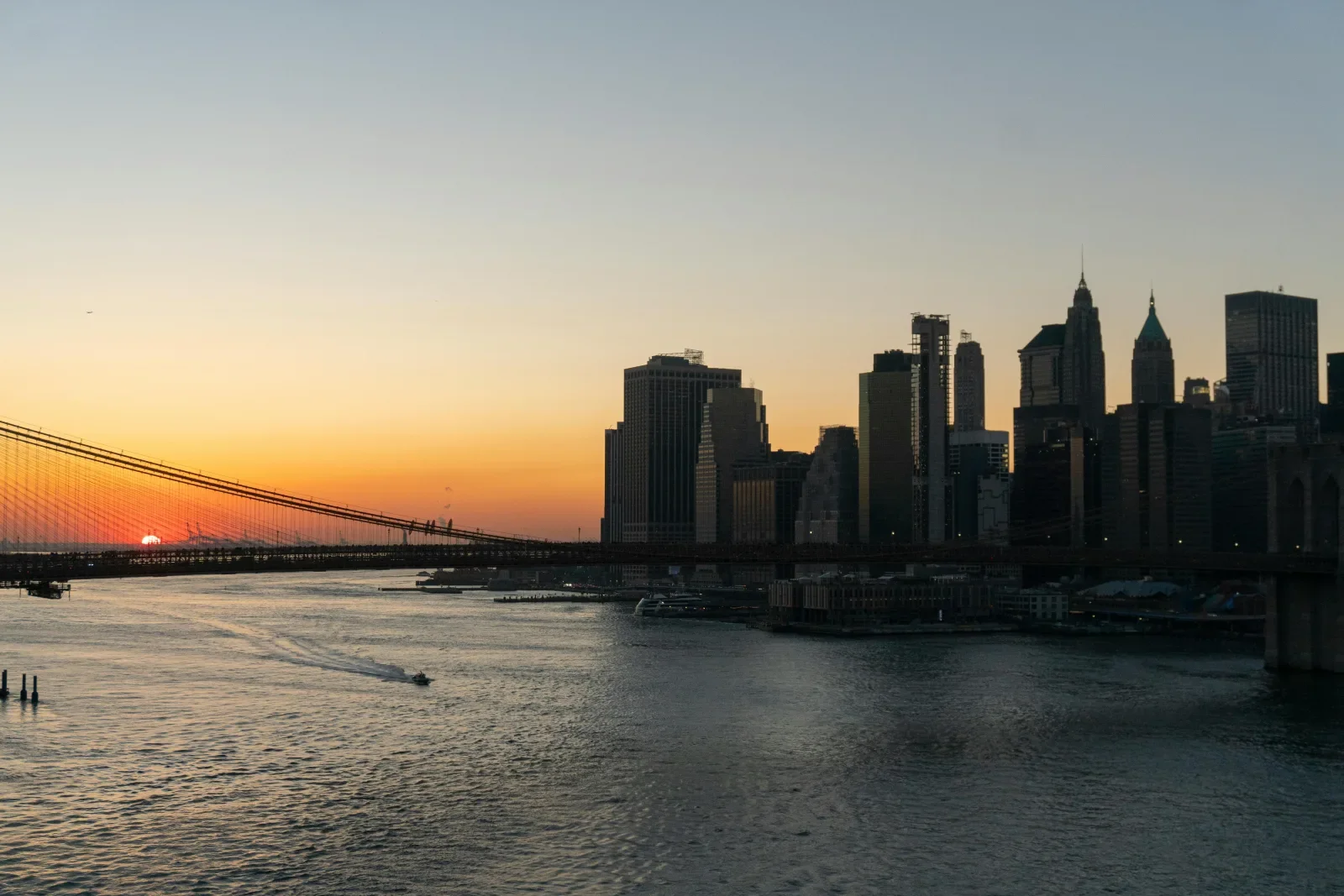 Juez federal frena arrestos del ICE en tribunales de Nueva York